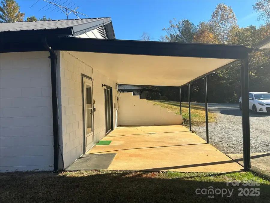 35 Pop Sprinkle Lane, Taylorsville, NC 28681 - Image #3