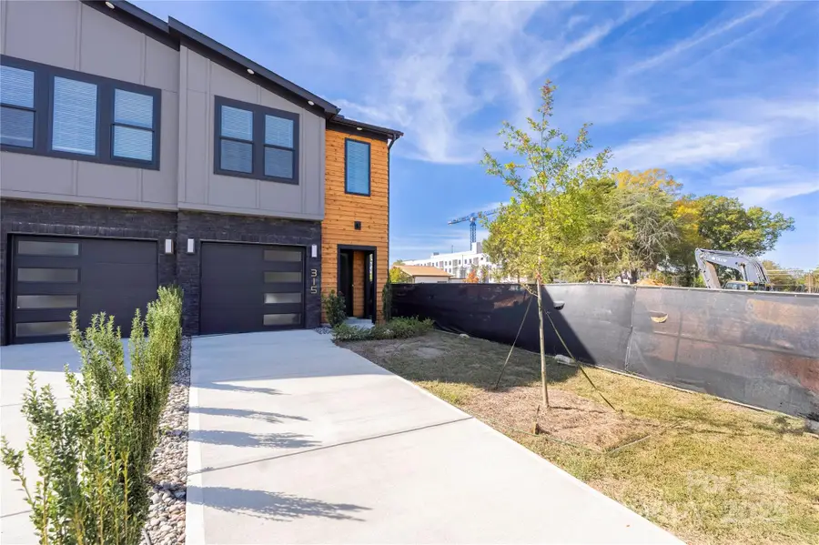 315 E Peterson Drive, Charlotte, NC 28217 - Image #2