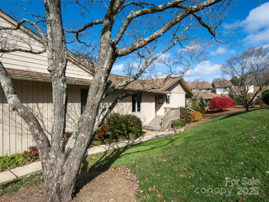112 Clubwood Court, Asheville, NC 28803 - Image #2
