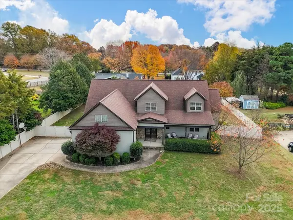 111 Aqua Drive, Mooresville, NC 28117