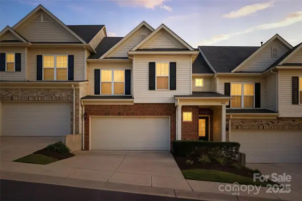 2541 Royal York Avenue, Charlotte, NC 28210