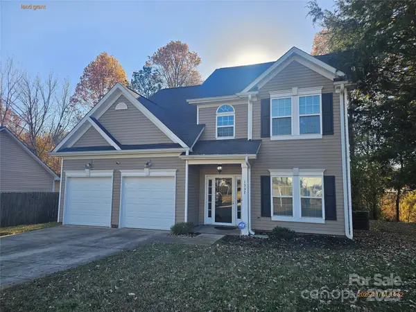 1337 Land Grant Road, Charlotte, NC 28217
