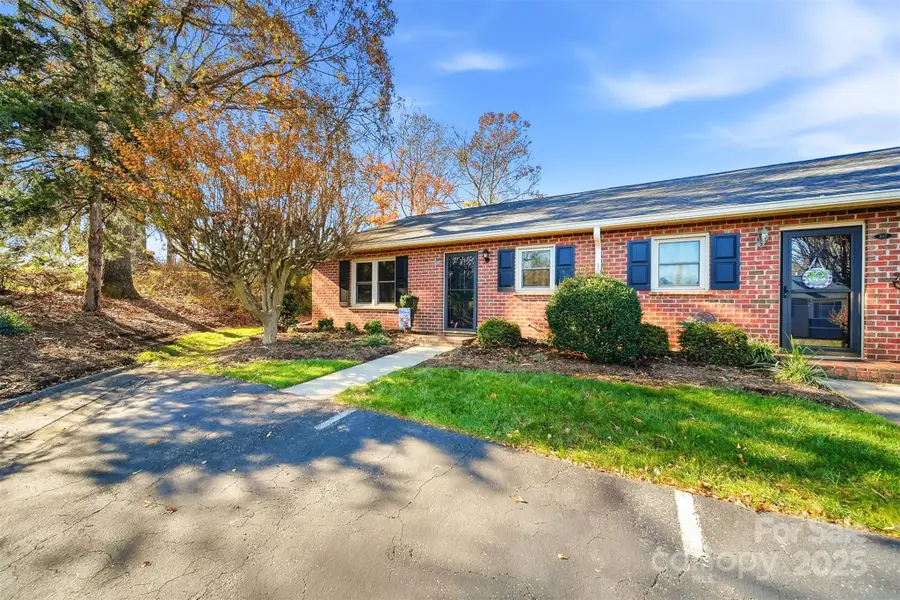 885 21st Avenue Ne, Hickory, NC 28601 - Image #3