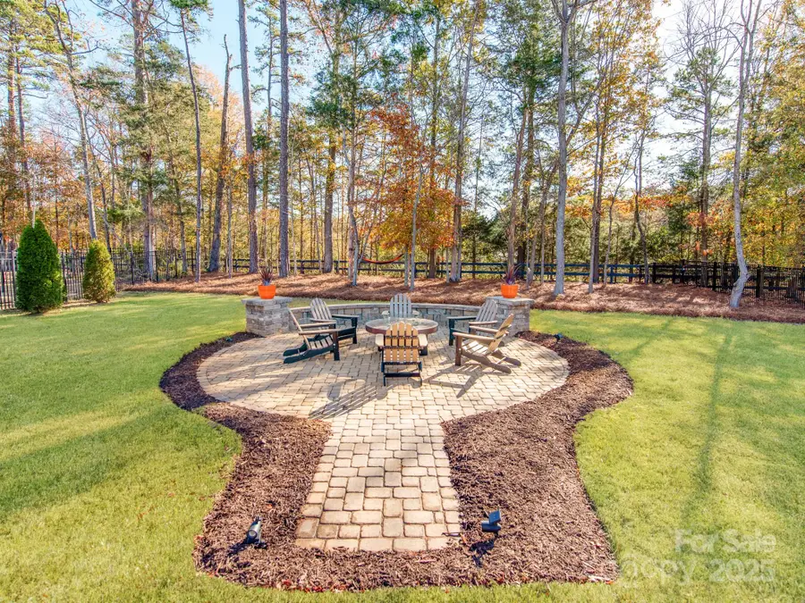 2412 Napa Valley Drive, Waxhaw, NC 28173 - Image #3