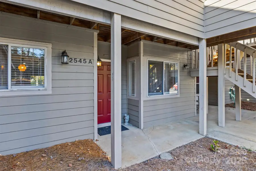 2545 Stockbridge Drive, Charlotte, NC 28210 - Image #2