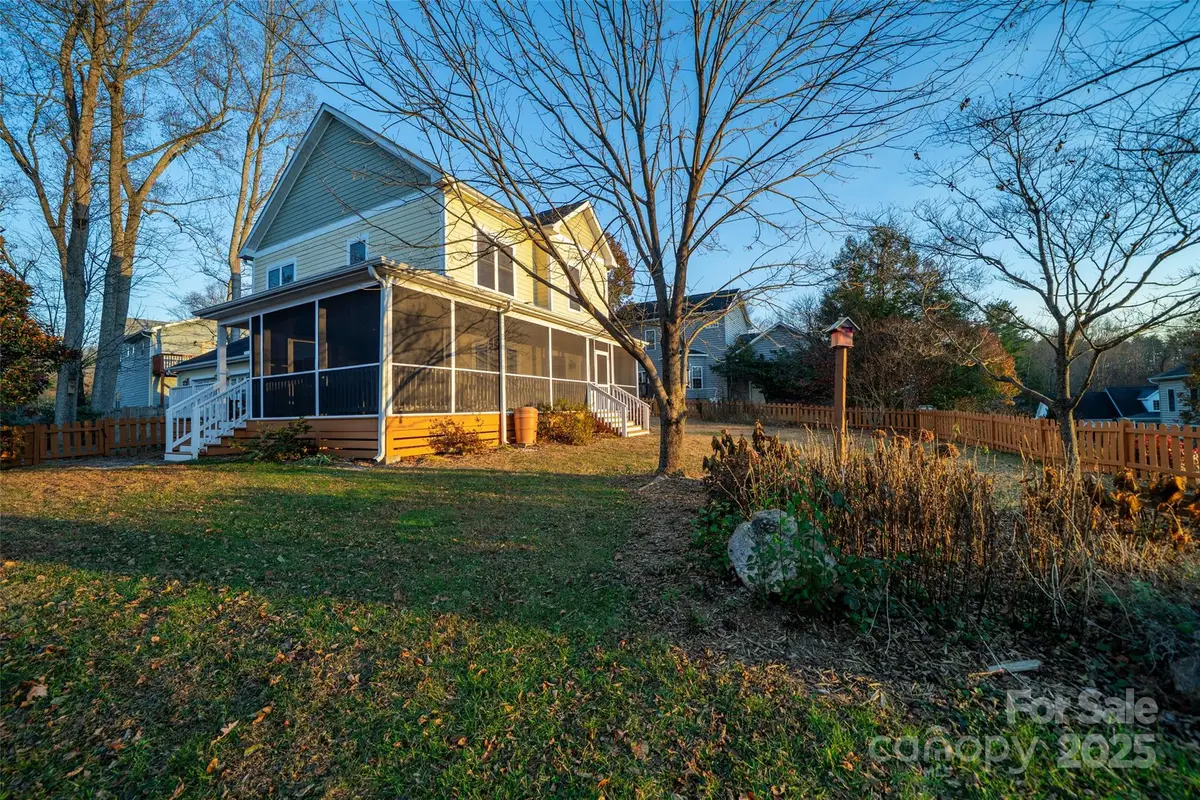 11 Forest Park Lane, Asheville, NC 28803 - Image #1