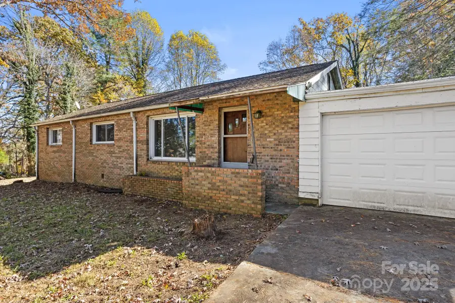 601 E Blue Ridge Road, East Flat Rock, NC 28726 - Image #3