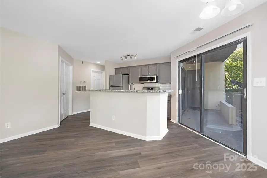 8212 Cedar Glen Drive, Charlotte, NC 28212 - Image #2