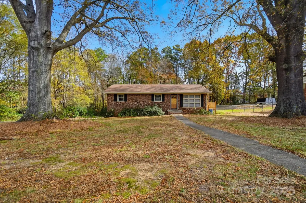 304 Tanglewood Drive, Kannapolis, NC 28081 - Image #1