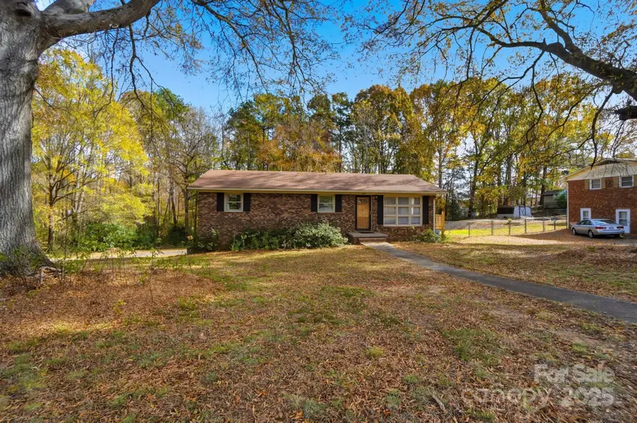 304 Tanglewood Drive, Kannapolis, NC 28081 - Image #2