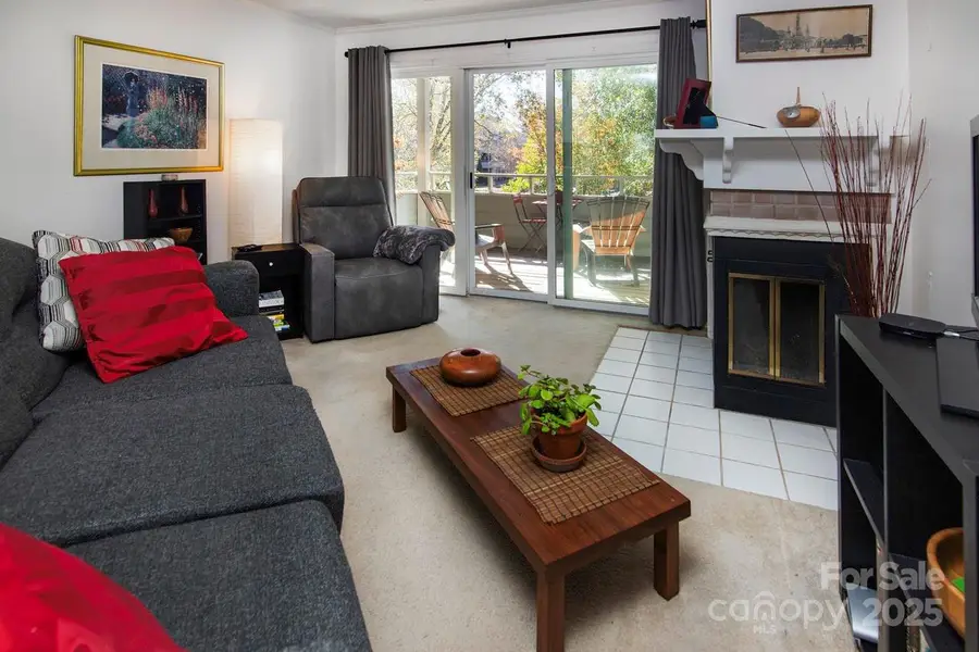 2536 Stradbrook Drive #B, Charlotte, NC 28210 - Image #3