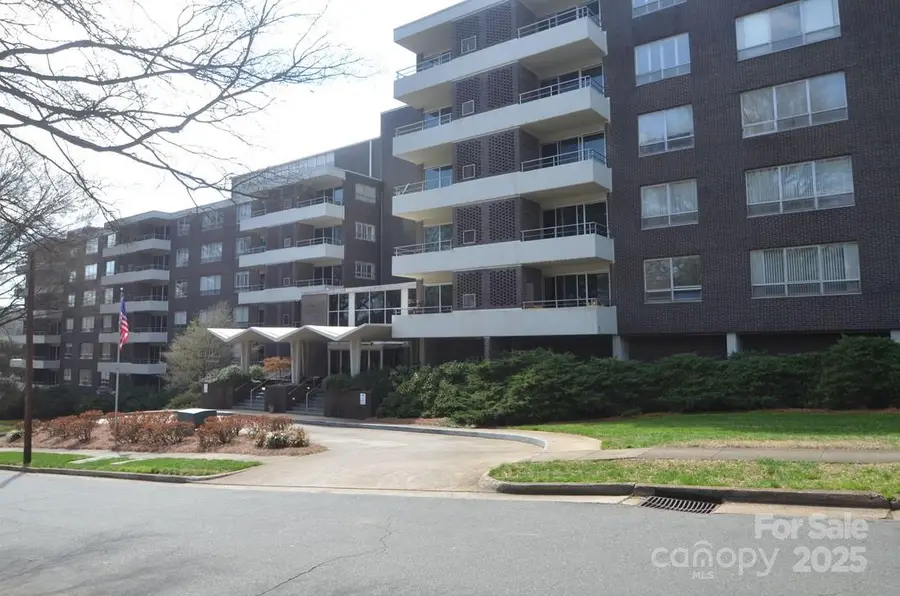 1300 Reece Road #302, Charlotte, NC 28209 - Image #3
