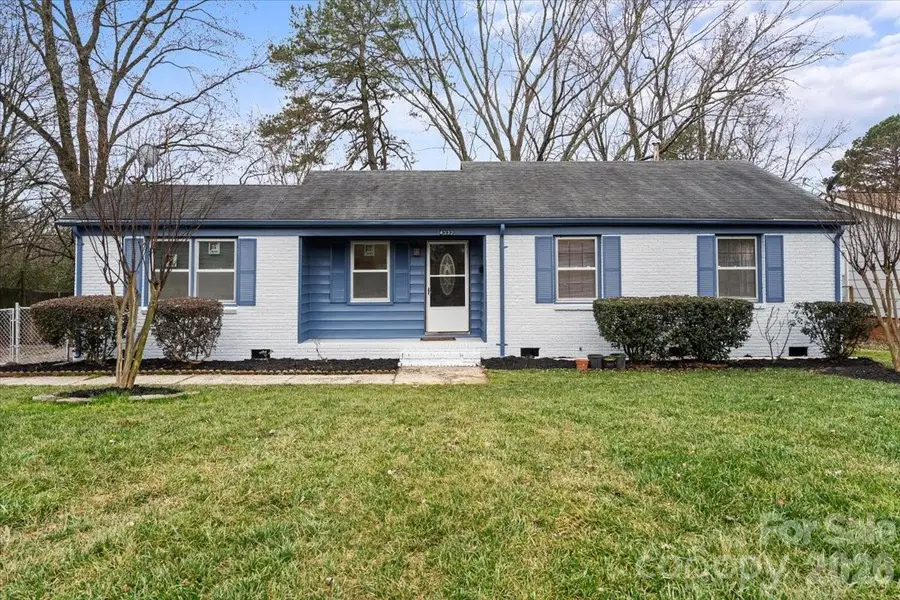 4332 Winedale Lane, Charlotte, NC 28205 - #2