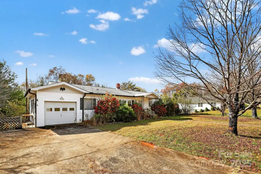 396 S Peak Street, Columbus, NC 28722 - Image #3