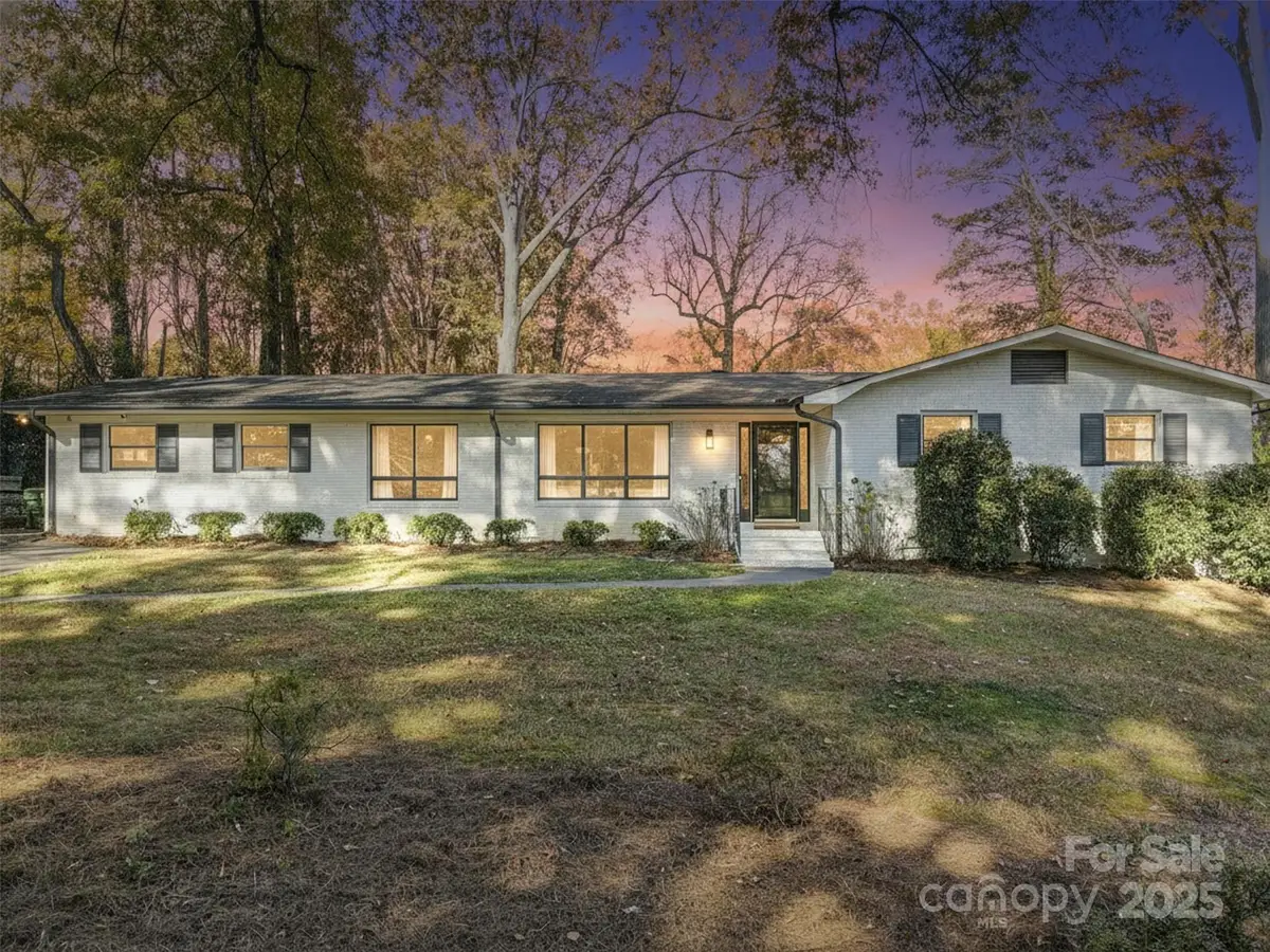 7044 Burlwood Road, Charlotte, NC 28211 - Image #1