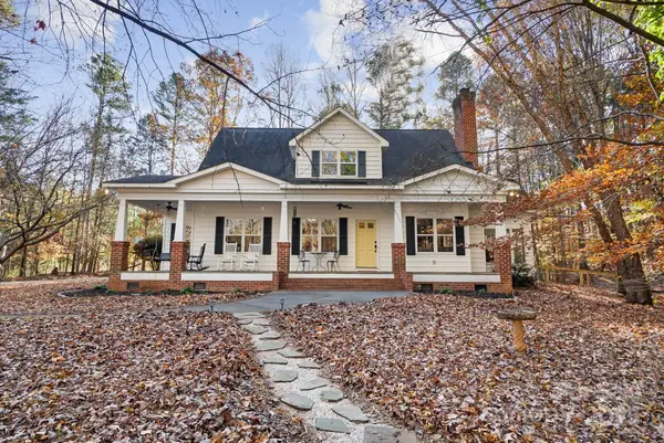 9158 Vagabond Road, Charlotte, NC 28227