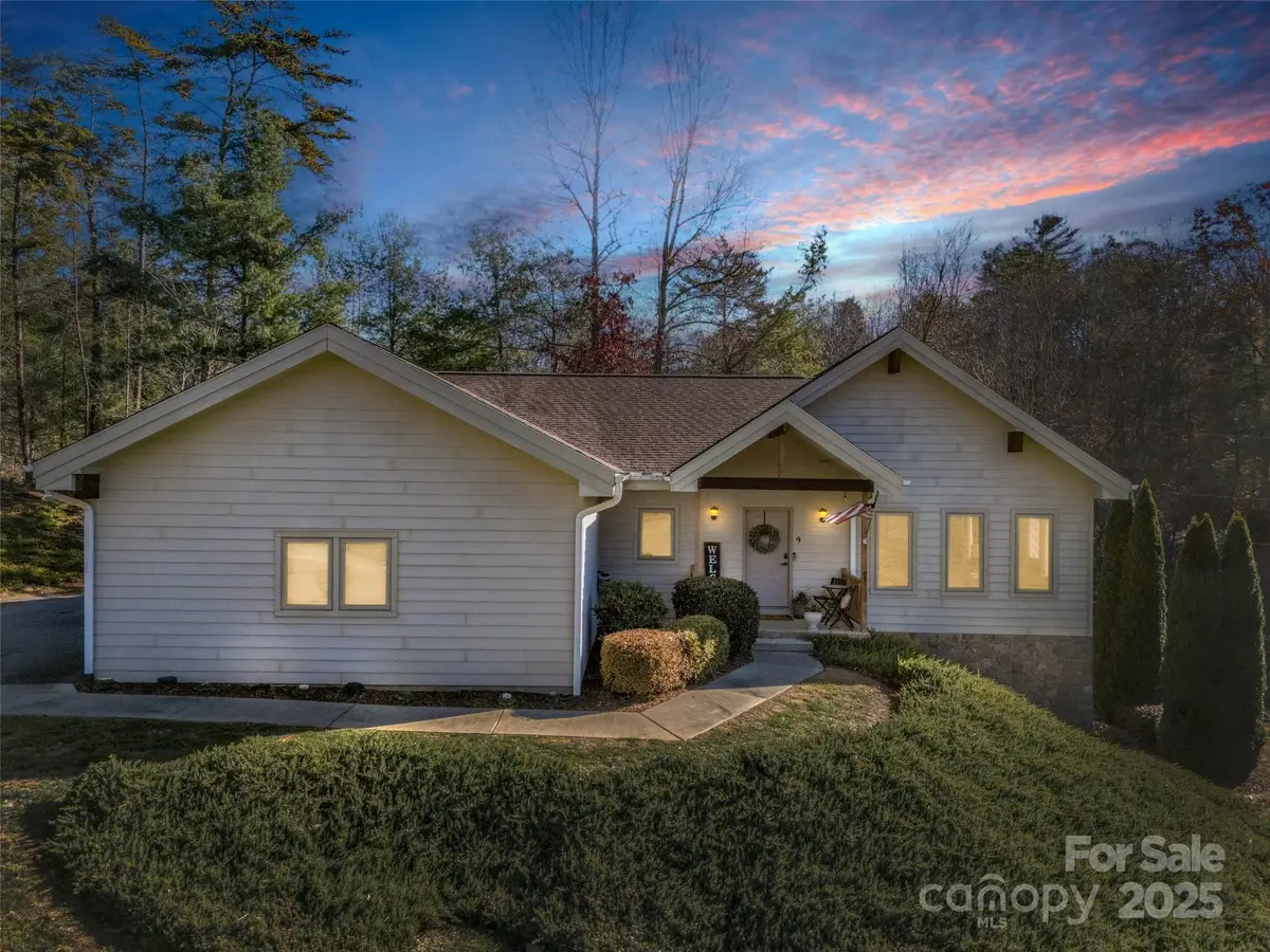 9 Fairway View Drive, Weaverville, NC 28787 - Image #1