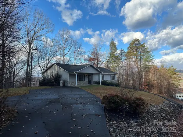 89 Bobcat Path, Marion, NC 28752