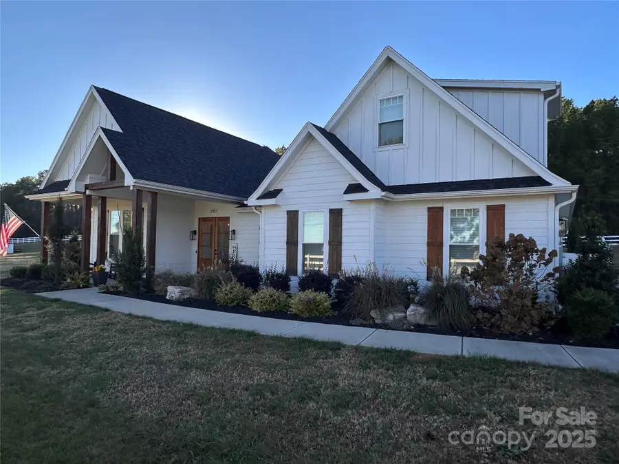 3583 Mount Beulah Road, Sherrills Ford, NC 28673 - Image #2