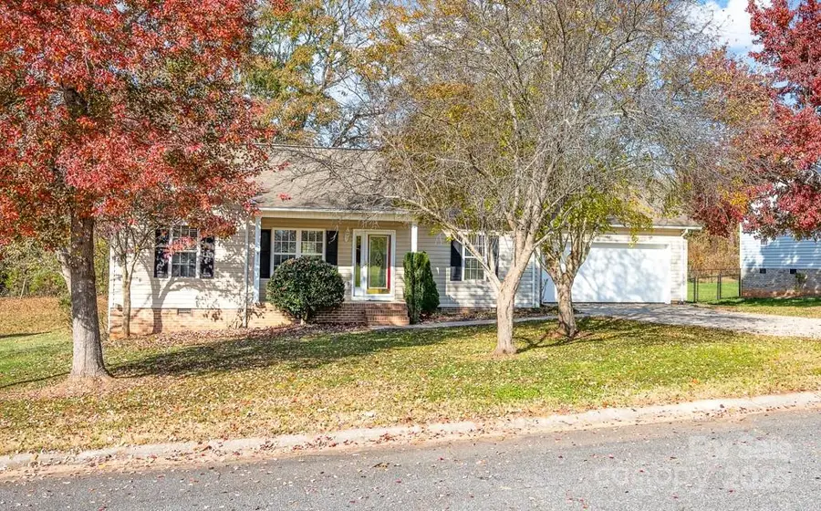 1486 Farmington Hills Drive, Conover, NC 28613 - Image #2