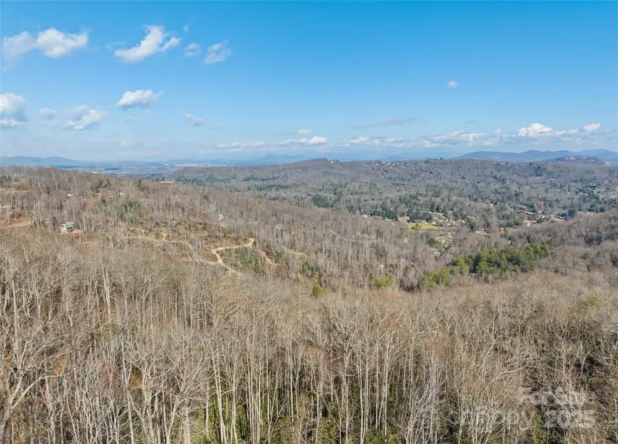 1350 Davis Mountain Road, Hendersonville, NC 28739 - Image #3