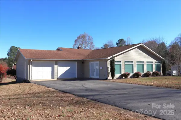 3041 Heffner Place, Hudson, NC 28638