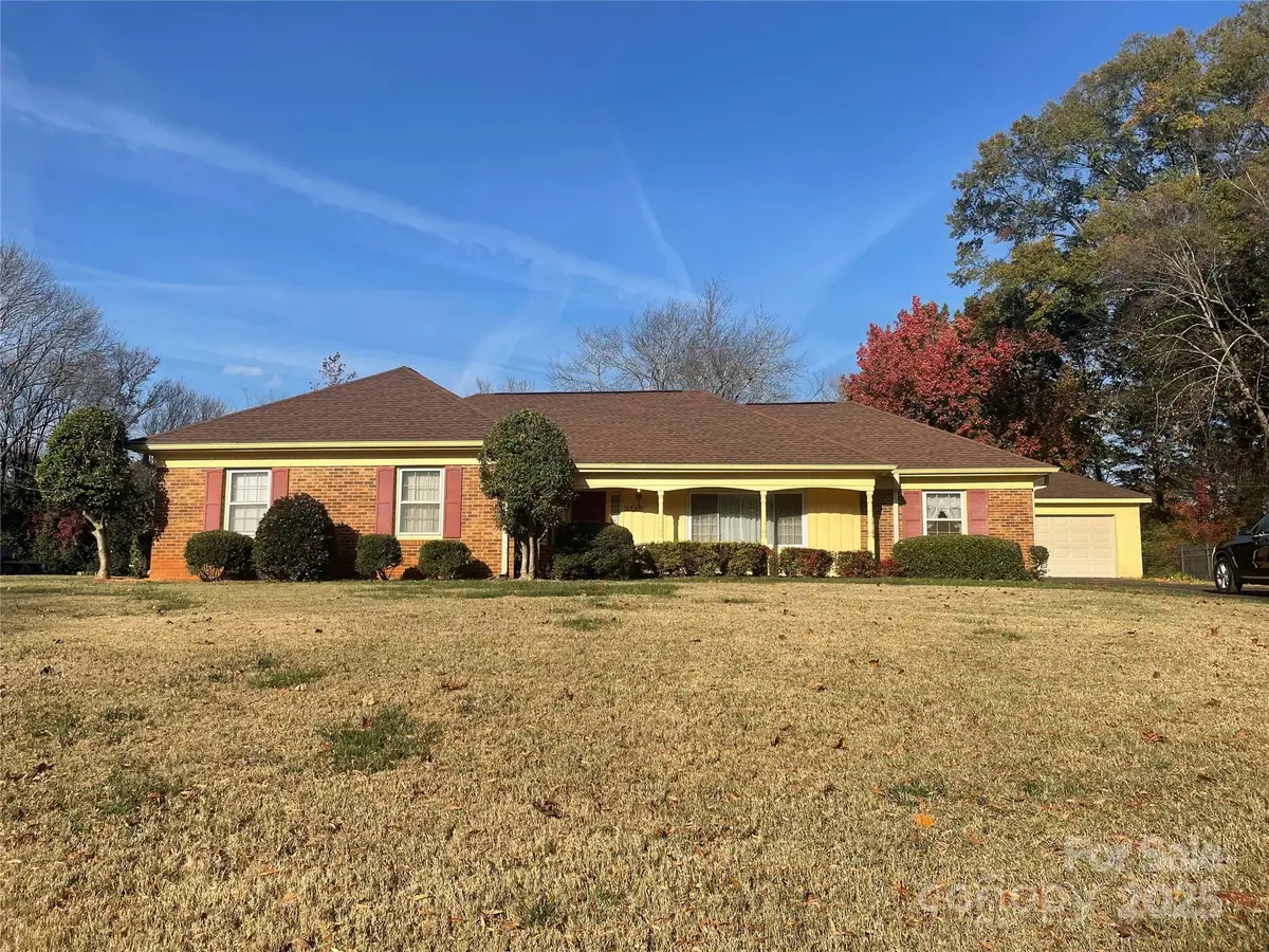 5909 Portburn Road, Charlotte, NC 28211 - Image #1