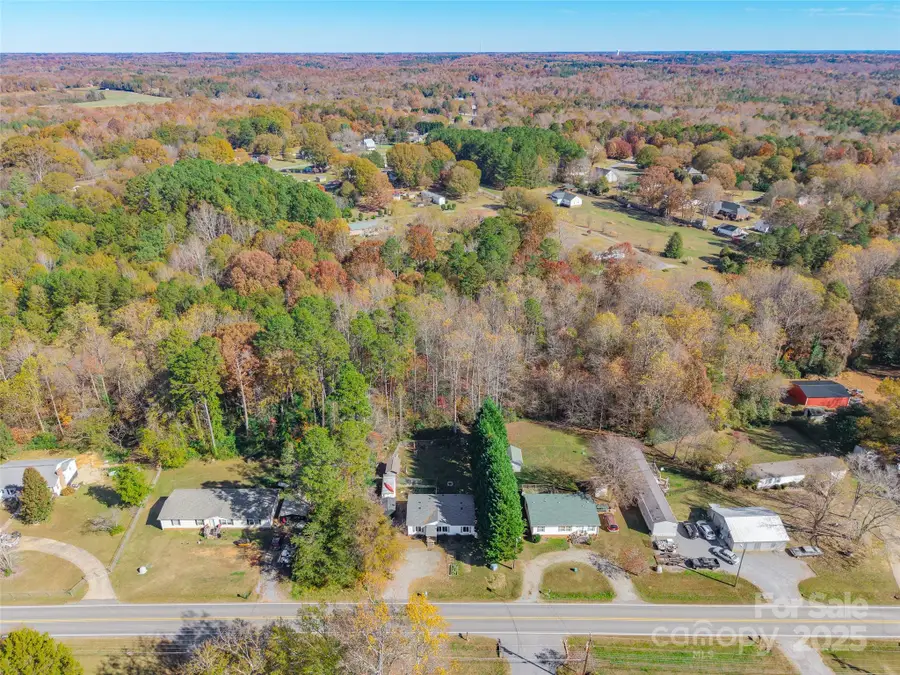 810 Dallas Spencer Mtn Road, Dallas, NC 28034 - Image #2