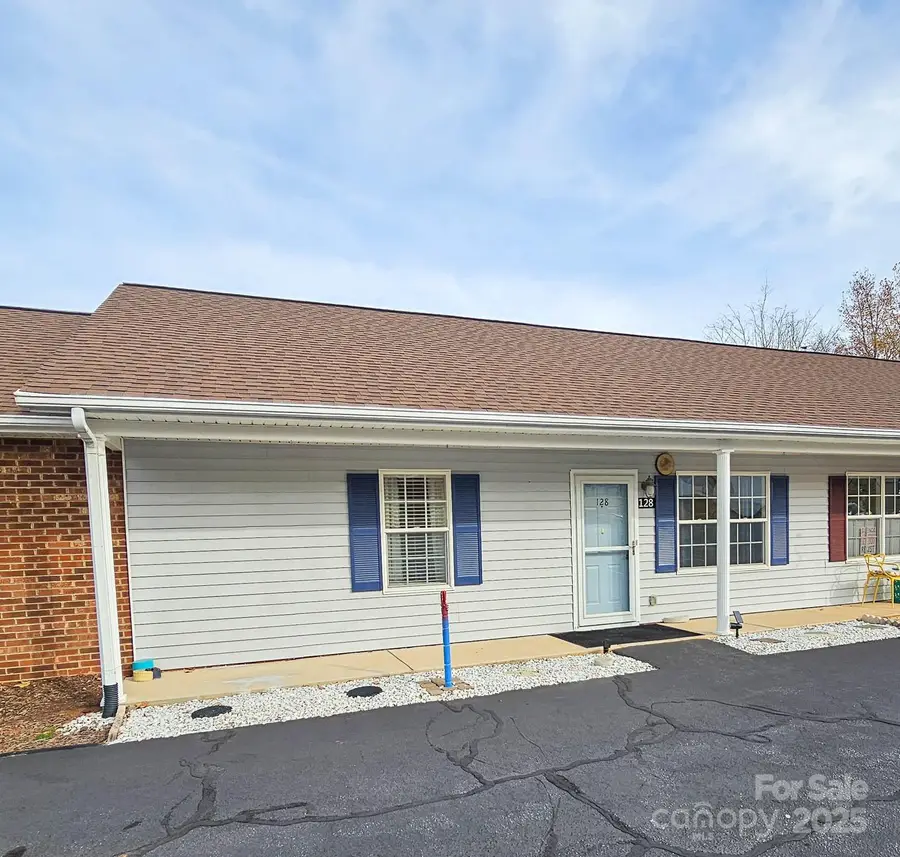 128 24th Street Ne, Hickory, NC 28601 - Image #2