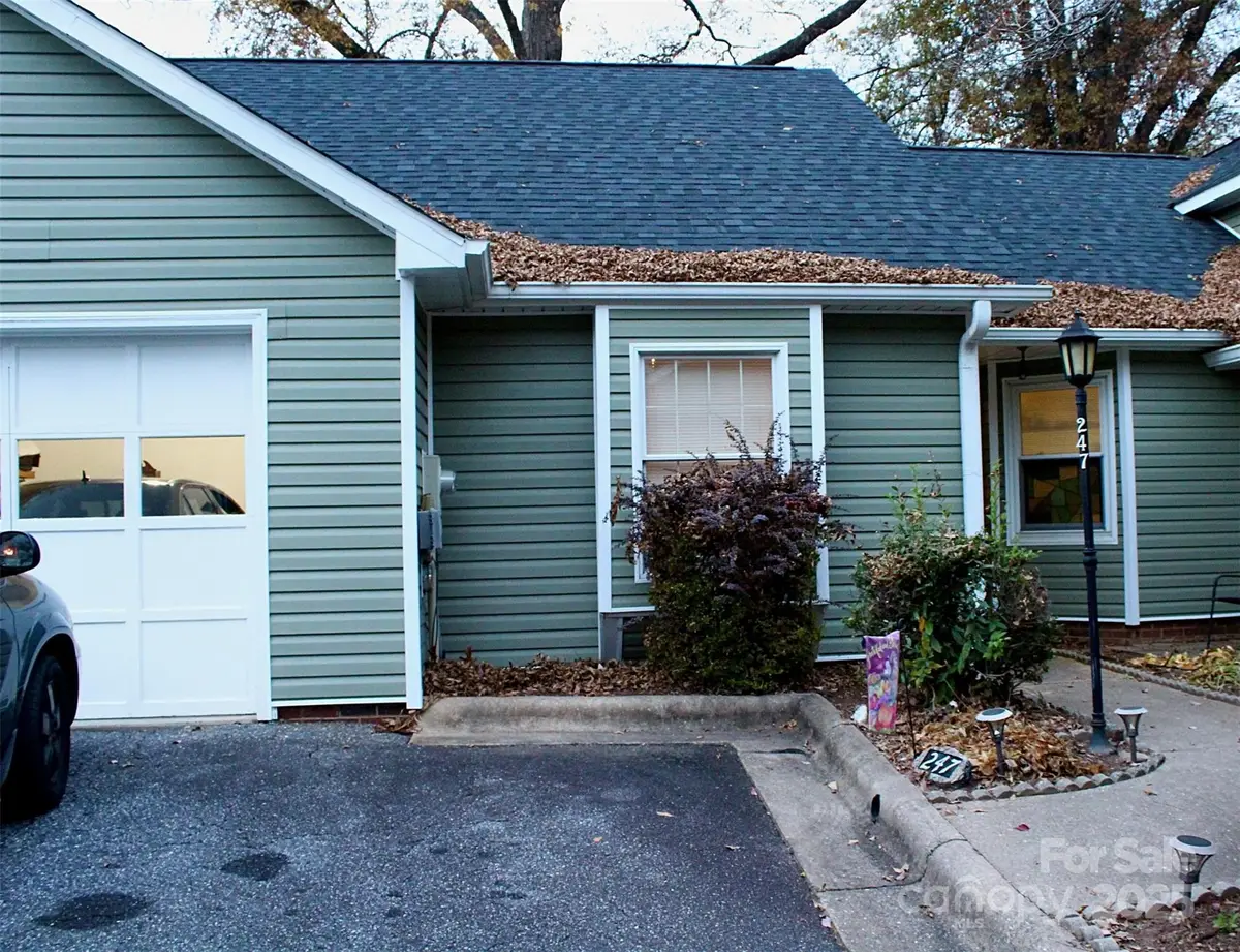 247 5th Avenue Ne #8, Hickory, NC 28601 - Image #1