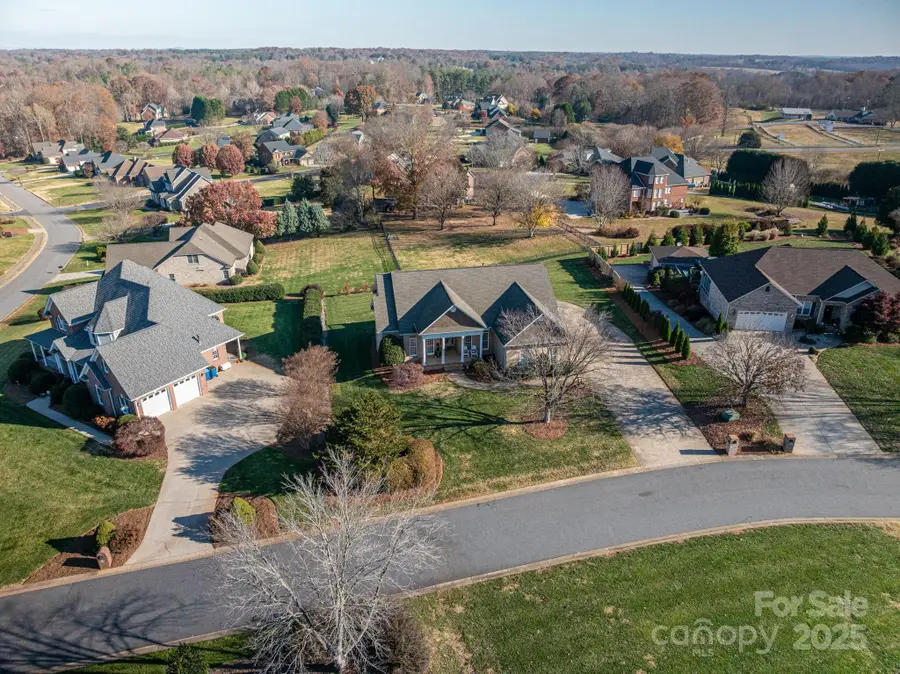 2616 Nicklaus Court Ne, Conover, NC 28613 - Image #3