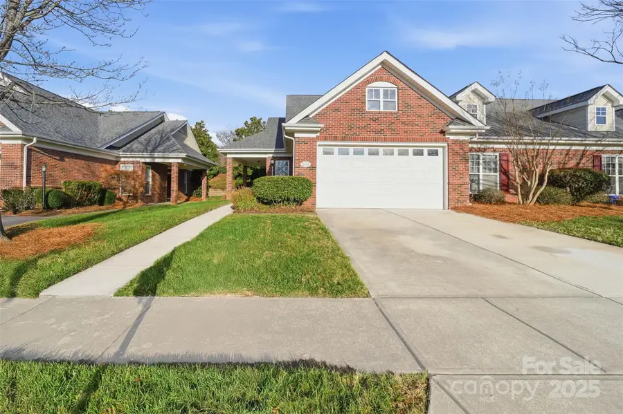 10100 Dominion Village Drive, Charlotte, NC 28269 - Image #2