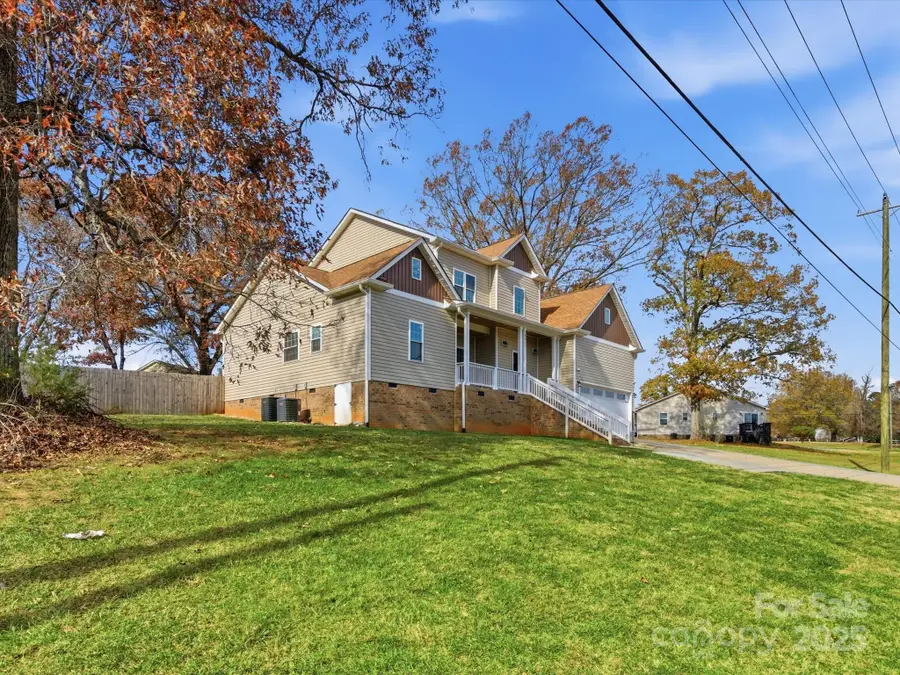 3211 Oakdale Road, Charlotte, NC 28216 - Image #2