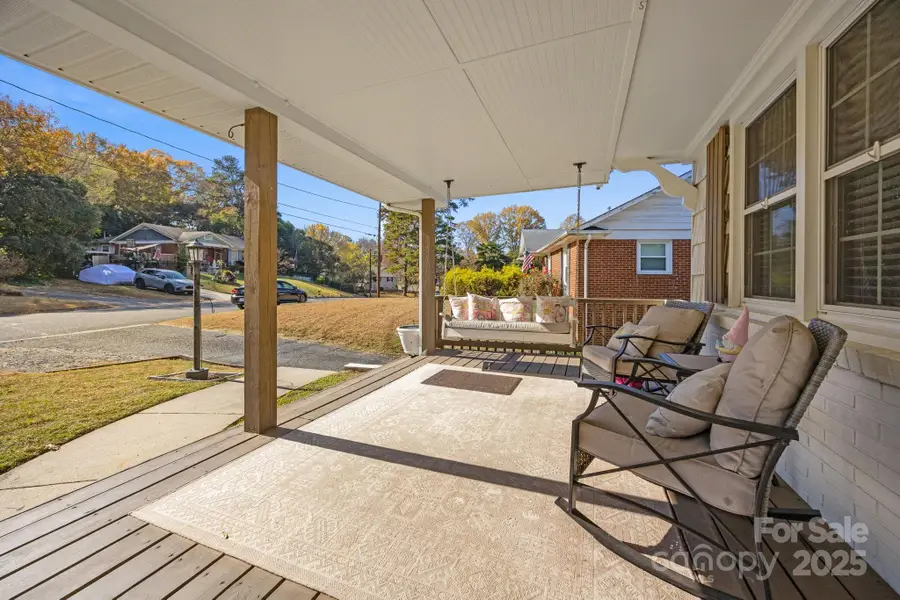 6621 Starcrest Drive, Charlotte, NC 28210 - Image #2