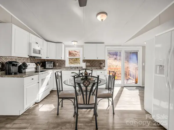 106 Hazy Day Road, Swannanoa, NC 28778