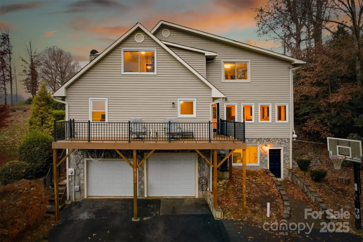 7501 Woodland Hills Road, Hickory, NC 28602 - Image #1