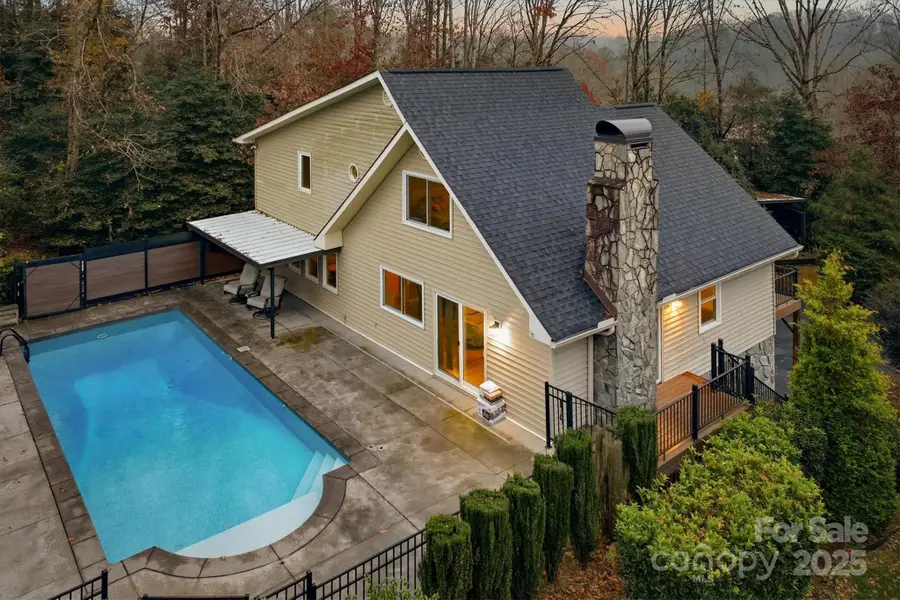 7501 Woodland Hills Road, Hickory, NC 28602 - Image #2