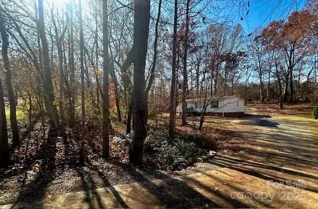 3355 Stony Brook Circle, Newton, NC 28658 - Image #3