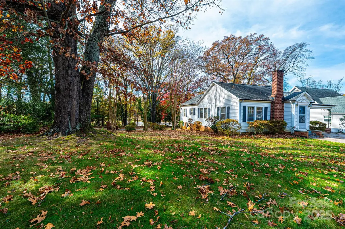 538 Salisbury Road, Statesville, NC 28677 - Image #1