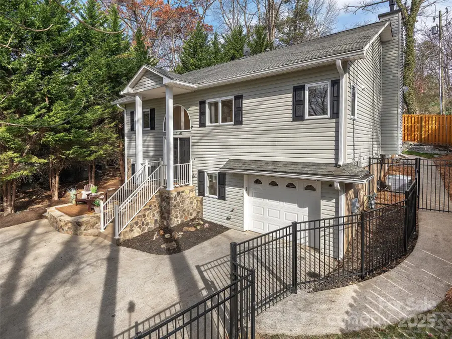 17 Lake Avenue, Black Mountain, NC 28711 - Image #2