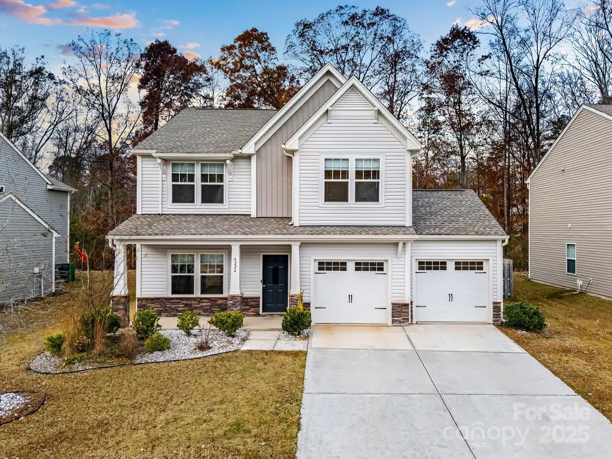 4224 Stockbrook Drive, Charlotte, NC 28215 - Image #1