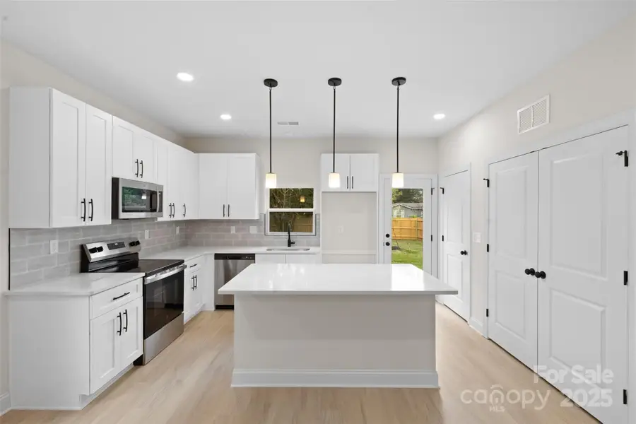 7805 Casa Loma Road, Charlotte, NC 28269 - Image #2