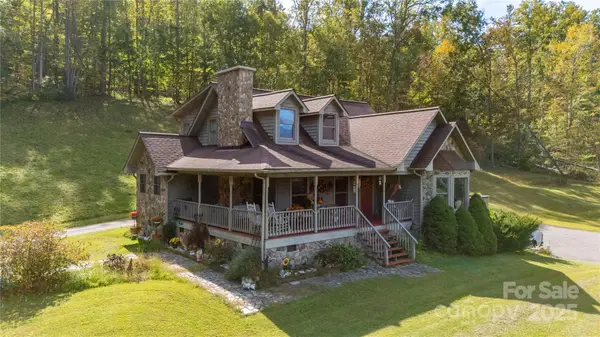 400 Three Dog Mountain Road, Bakersville, NC 28705