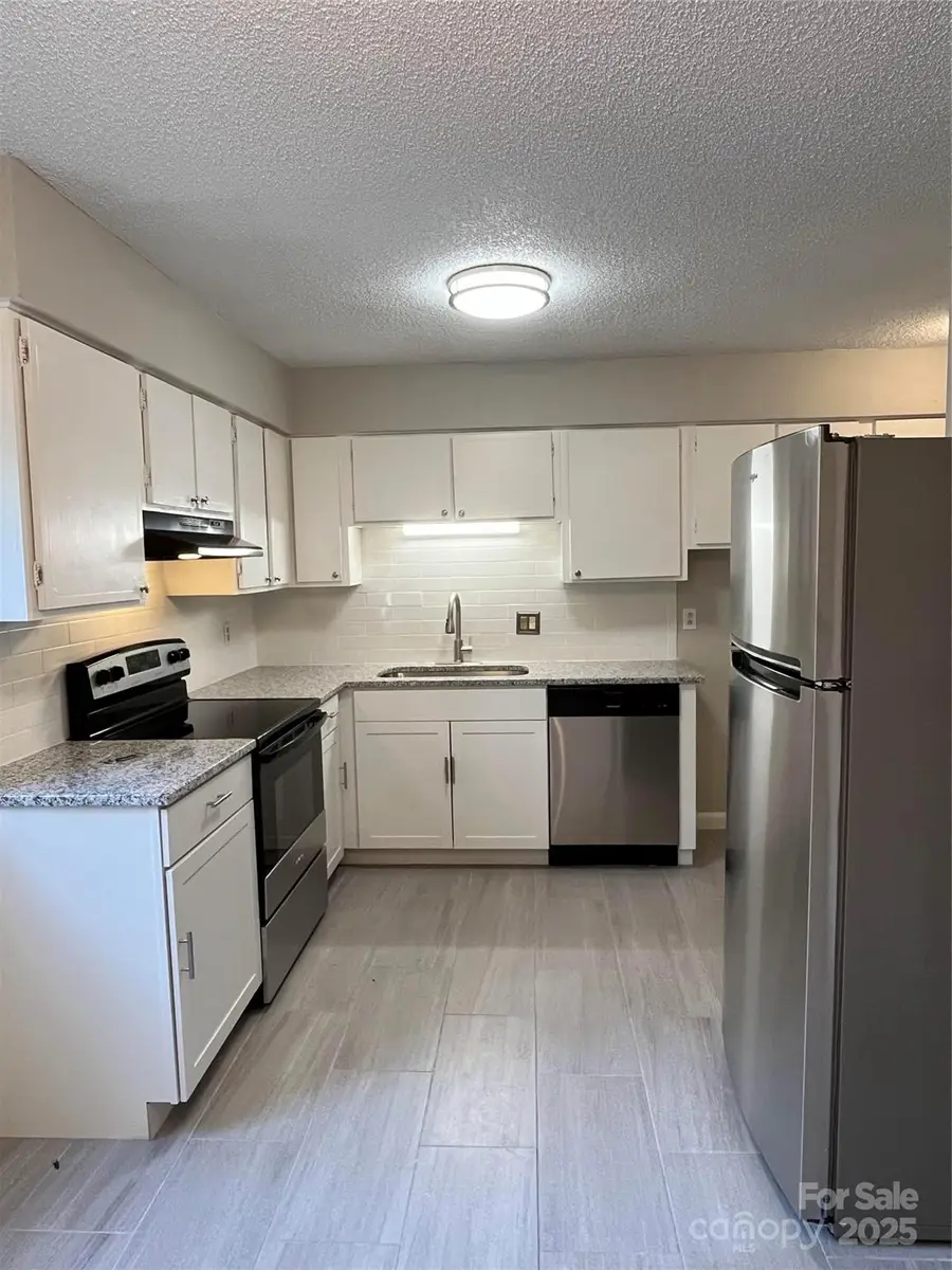 1931 Mereview Court, Charlotte, NC 28210 - Image #3