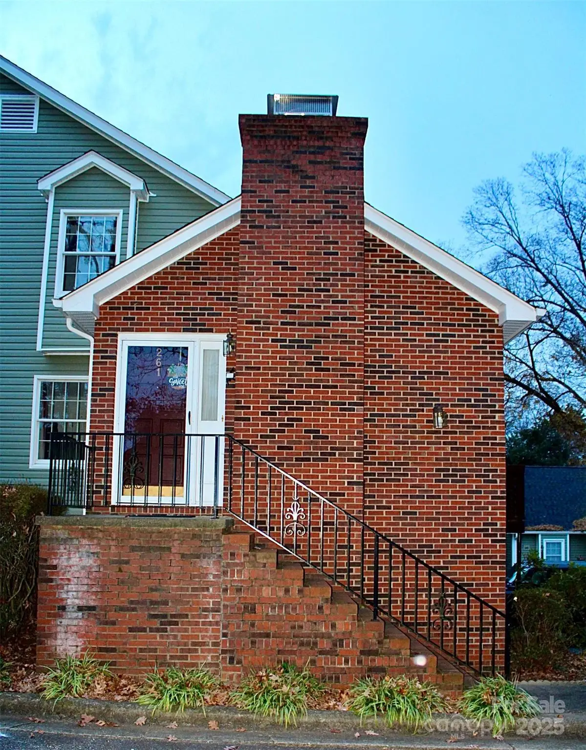 261 5th Avenue Ne #1, Hickory, NC 28601 - Image #1