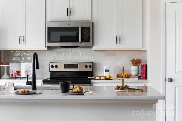 6013 Longar Lane, Charlotte, NC 28269