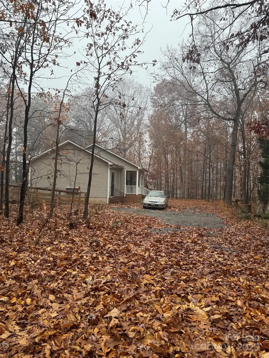 155 Brookview Road, Statesville, NC 28625 - Image #2