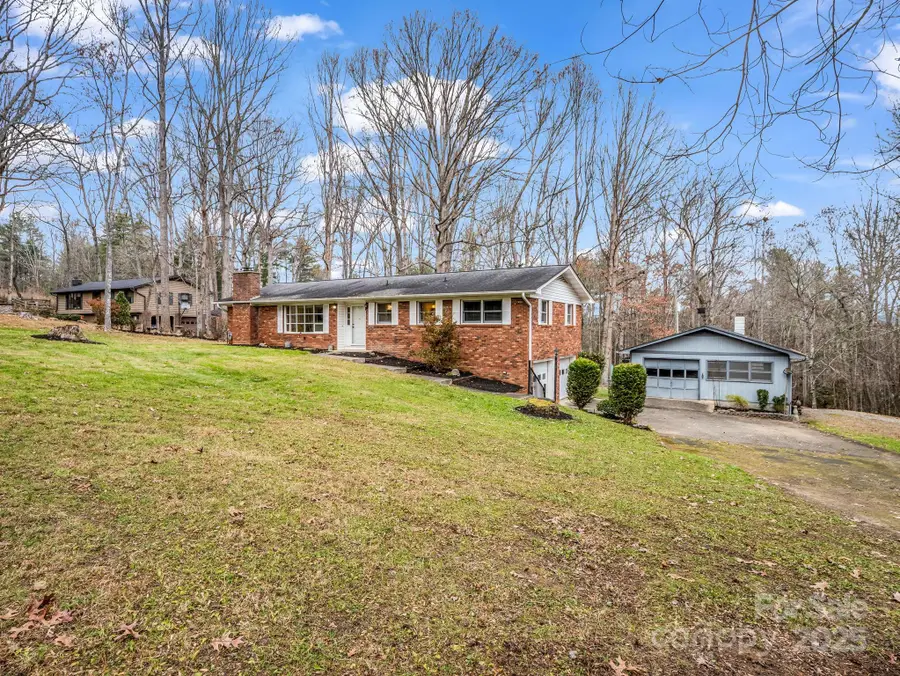 136 Old Tanglewood Trail, Hendersonville, NC 28739 - Image #2