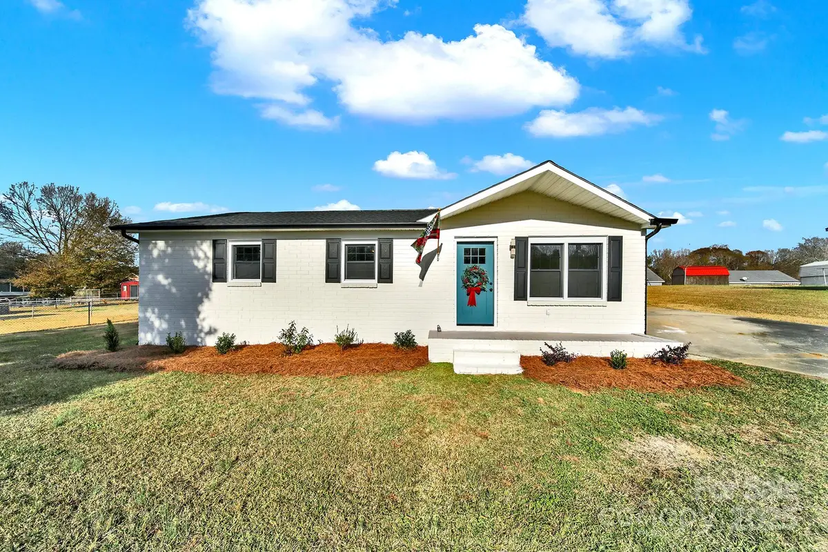 2509 Oxford Circle, Lancaster, SC 29720 - Image #1