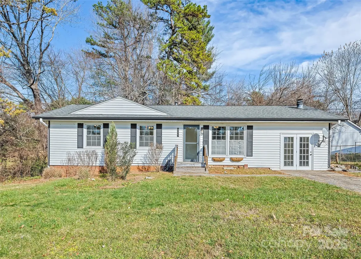 129 Willowbrook Road, Hendersonville, NC 28792 - Image #1